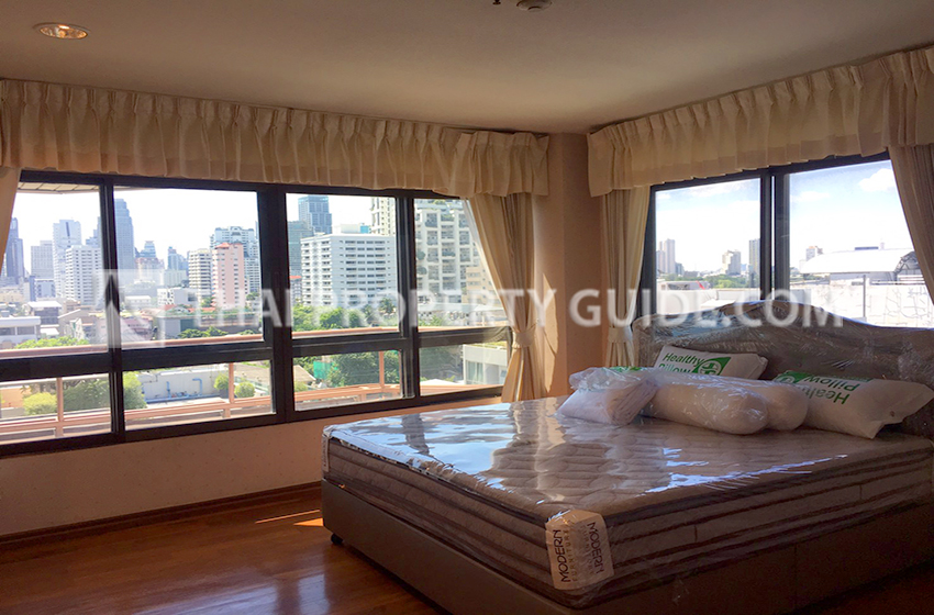 Condominium in Ploenchit 