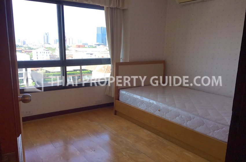 Condominium in Ploenchit 