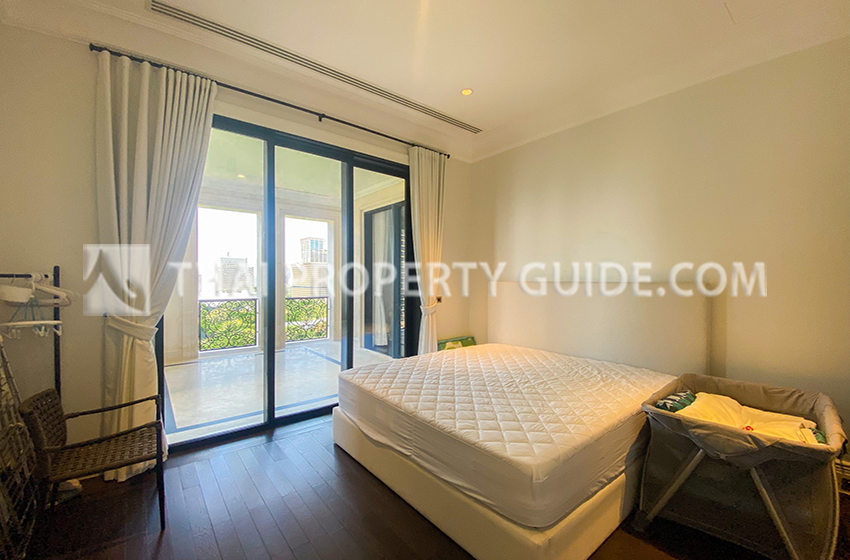 Condominium in Ploenchit 
