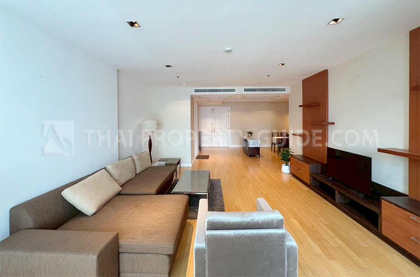 Condominium in Ploenchit
