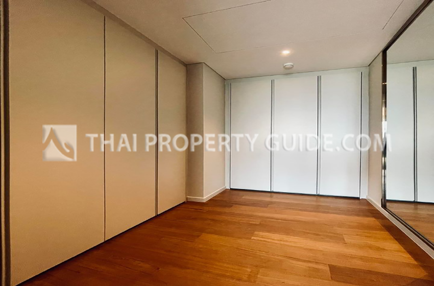 Condominium in Ploenchit 