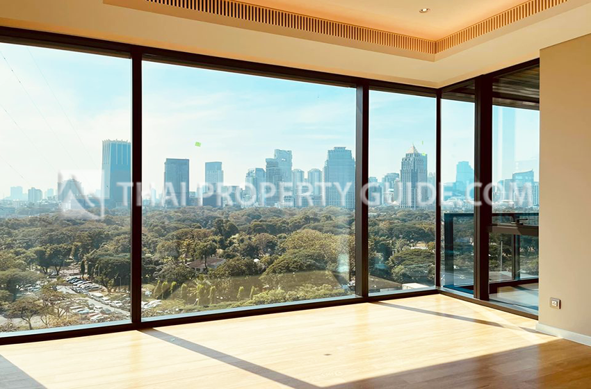 Condominium in Ploenchit 