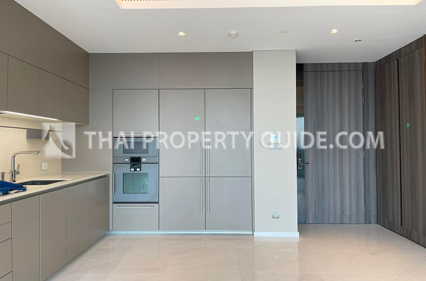 Condominium in Ploenchit 