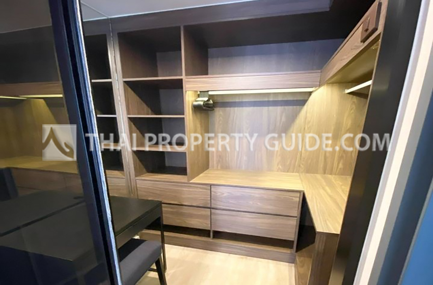 Condominium in Ploenchit 