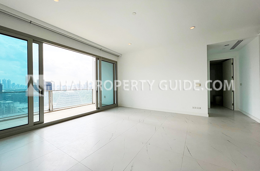 Condominium in Ploenchit 
