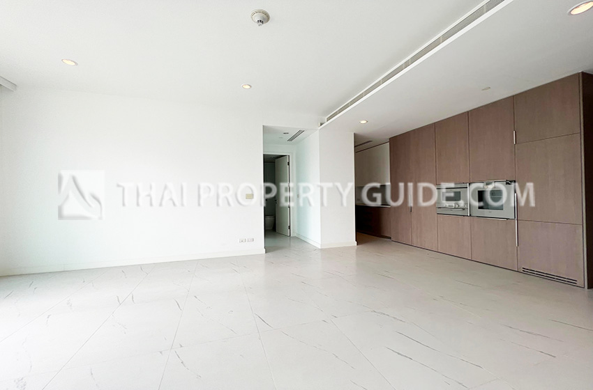 Condominium in Ploenchit 
