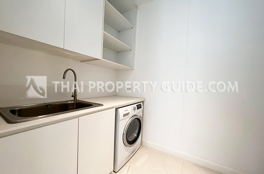 Condominium in Ploenchit 