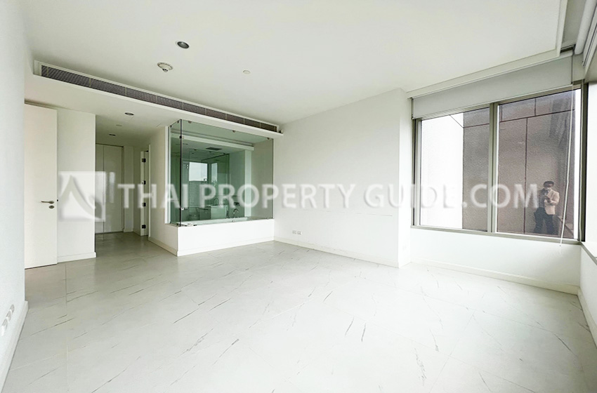 Condominium in Ploenchit 
