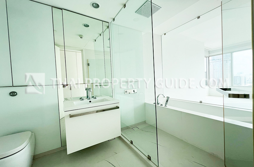 Condominium in Ploenchit 