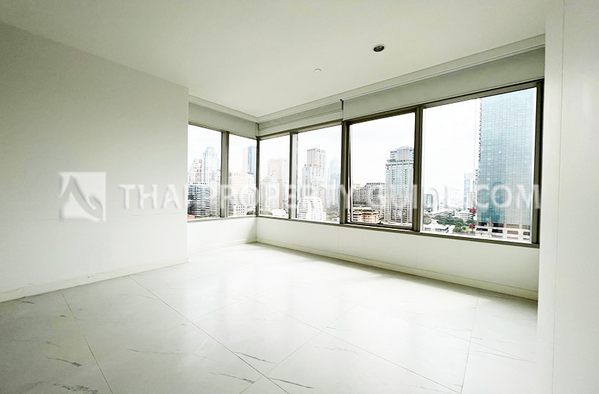 Condominium in Ploenchit 