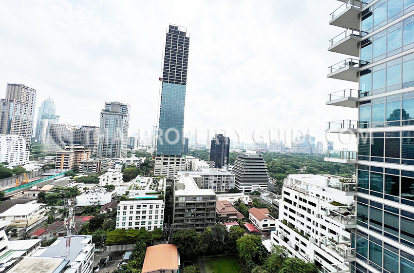 Condominium in Ploenchit 