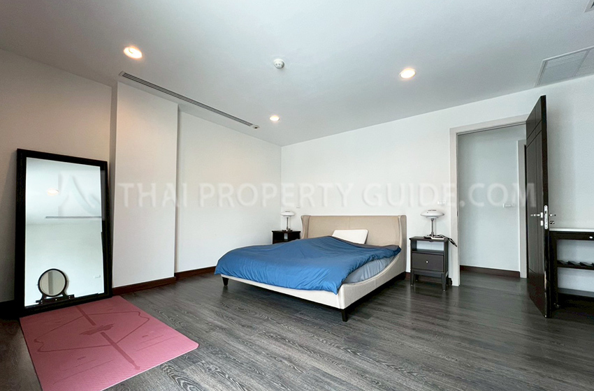 Condominium in Ploenchit 