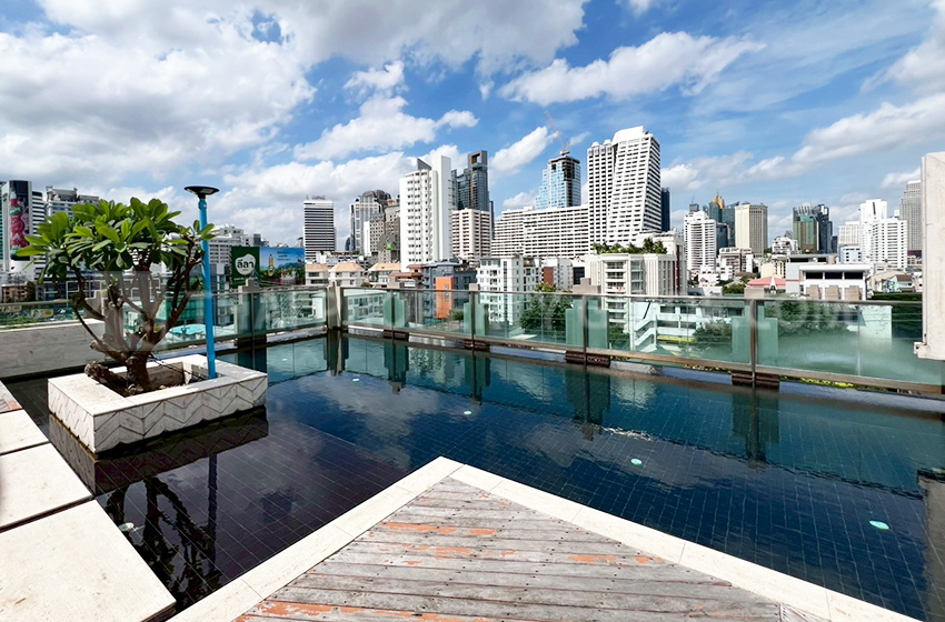 Condominium in Ploenchit 