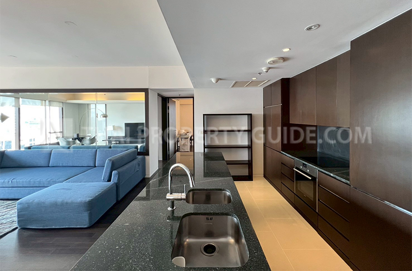 Condominium in Ploenchit : Hansar Rajdamri 