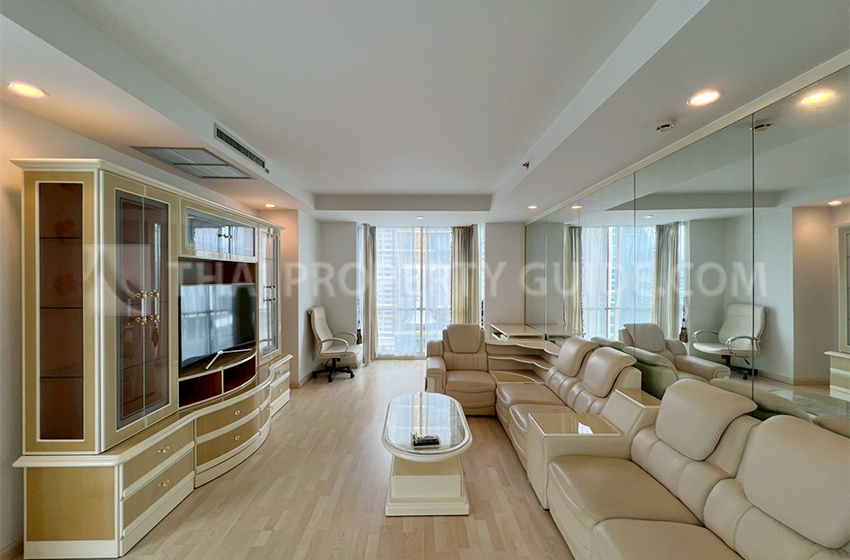 Condominium for rent in Ploenchit