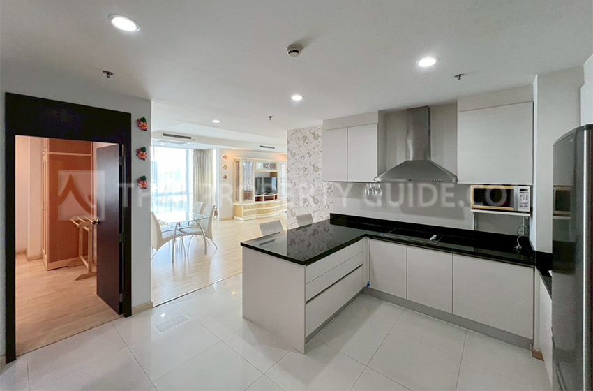 Condominium in Ploenchit 