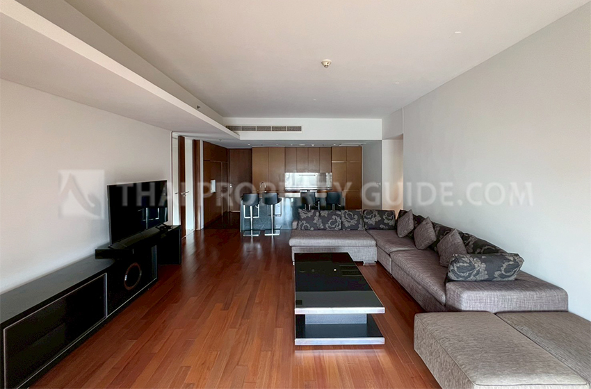 Condominium in Ploenchit