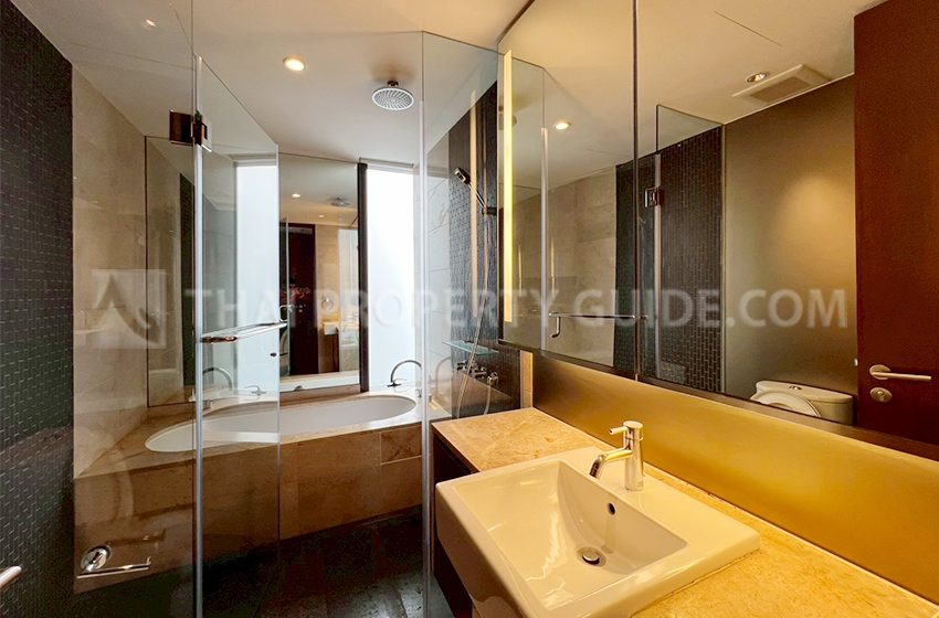 Condominium in Ploenchit : Hansar Rajdamri 