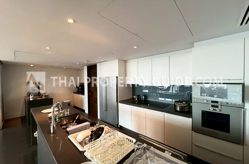 Condominium in Ploenchit 