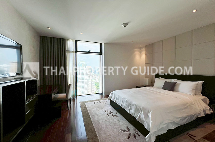 Condominium in Ploenchit 