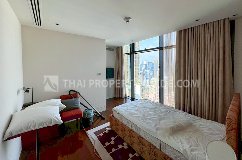 Condominium in Ploenchit 