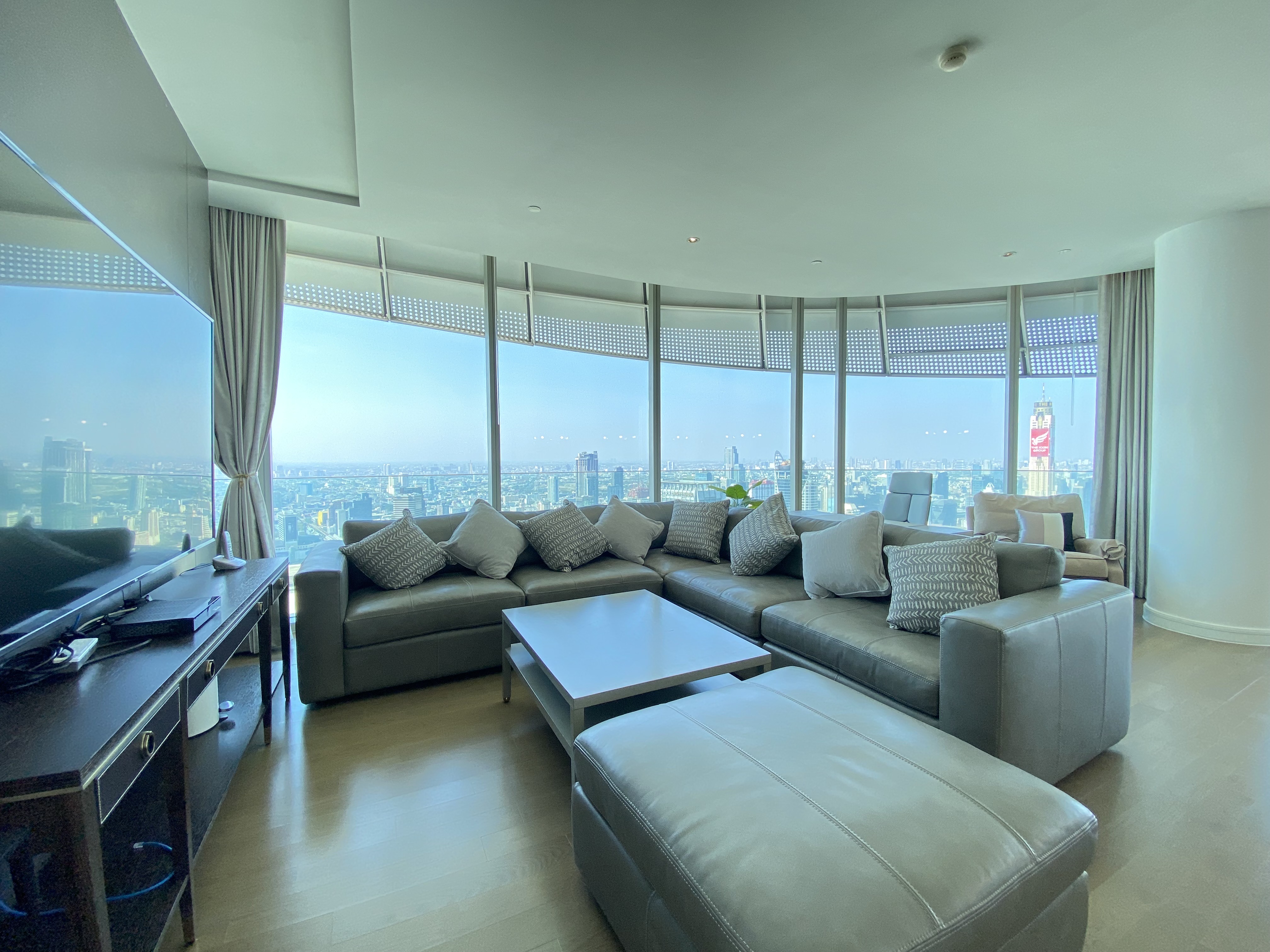 Condominium in Ploenchit : Magnolias Ratchadamri(Condominium) 