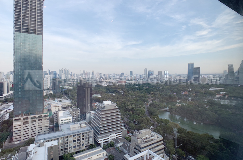 Condominium in Ploenchit 