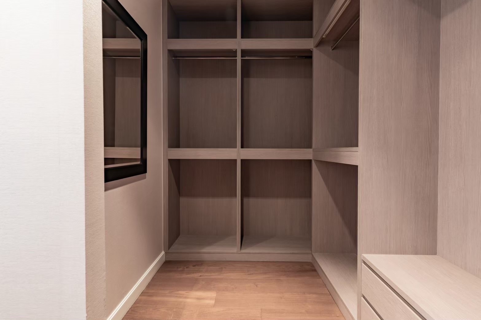 Condominium in Ploenchit 