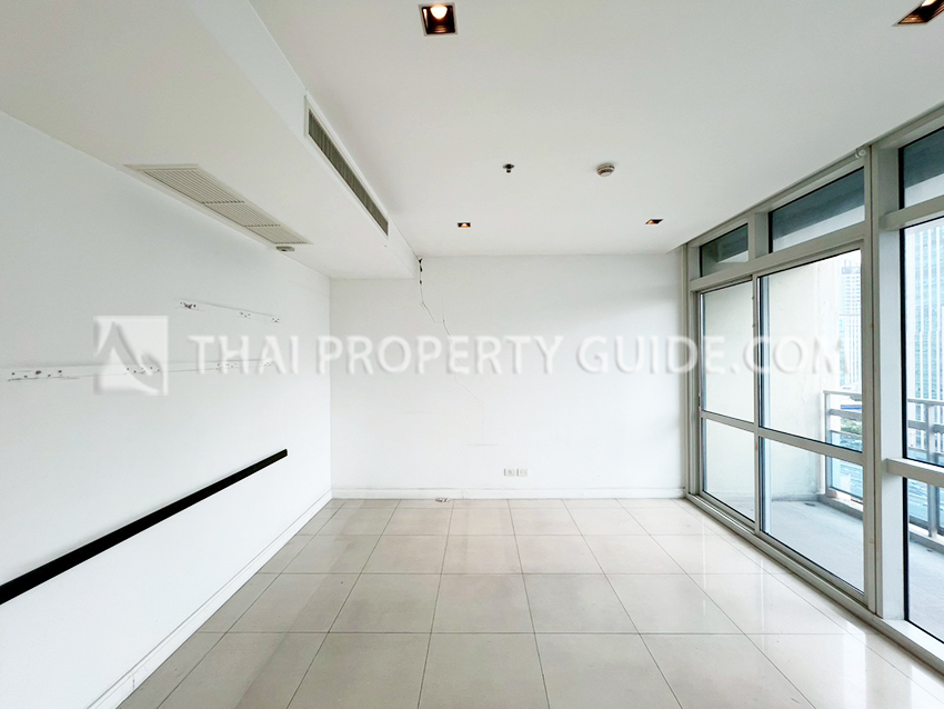 Condominium in Ploenchit : Athenee Residence 