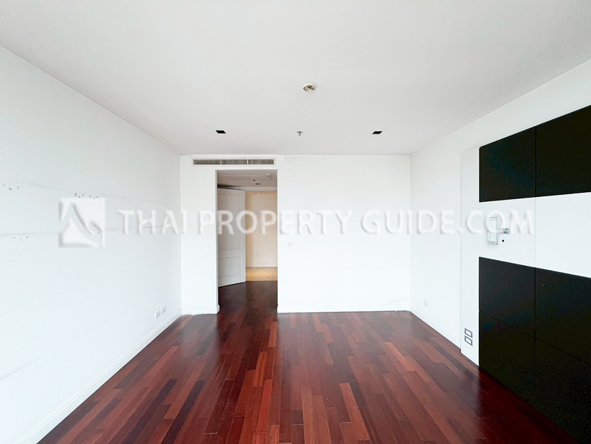 Condominium in Ploenchit : Athenee Residence 