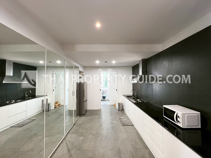 Condominium in Ploenchit 