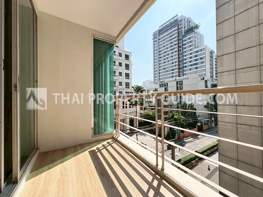 Condominium in Ploenchit 