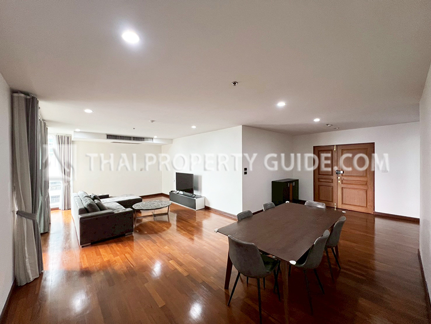 Condominium in Ploenchit 