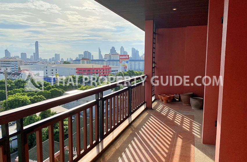 Condominium in Sathorn 