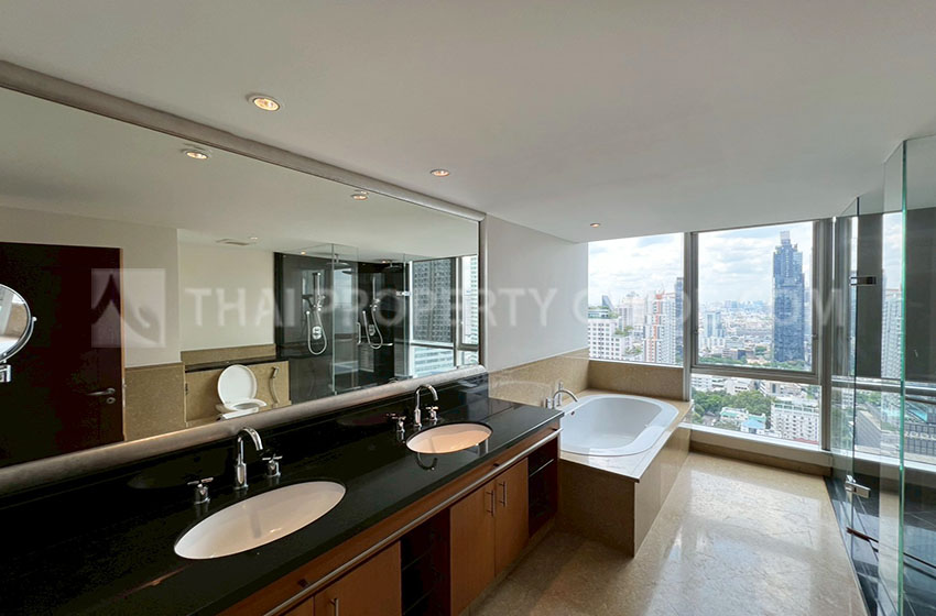 Condominium in Sathorn 