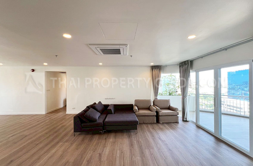 Condominium in Sathorn 