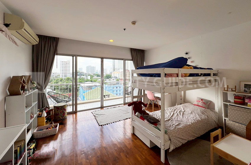 Condominium in Sathorn 