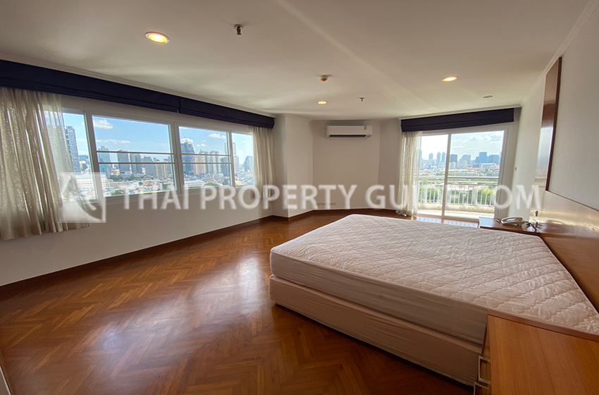 Condominium in Sathorn 