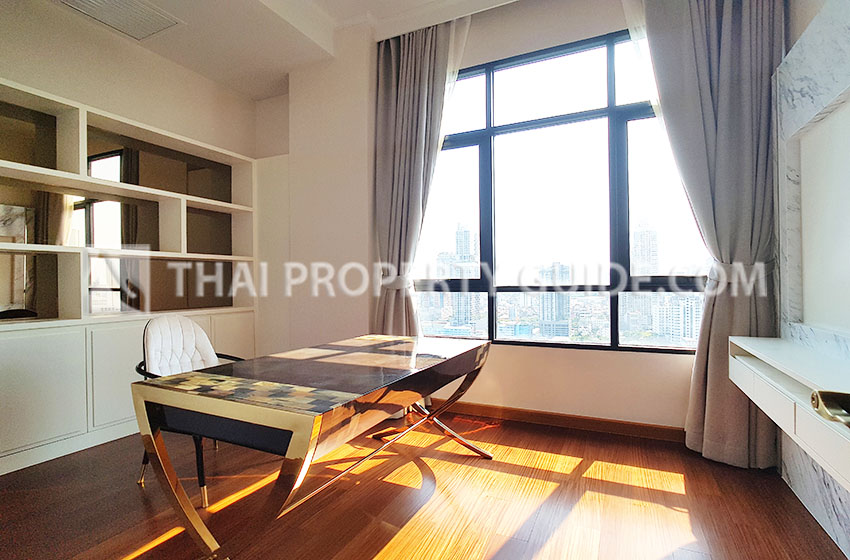 Condominium in Sathorn 