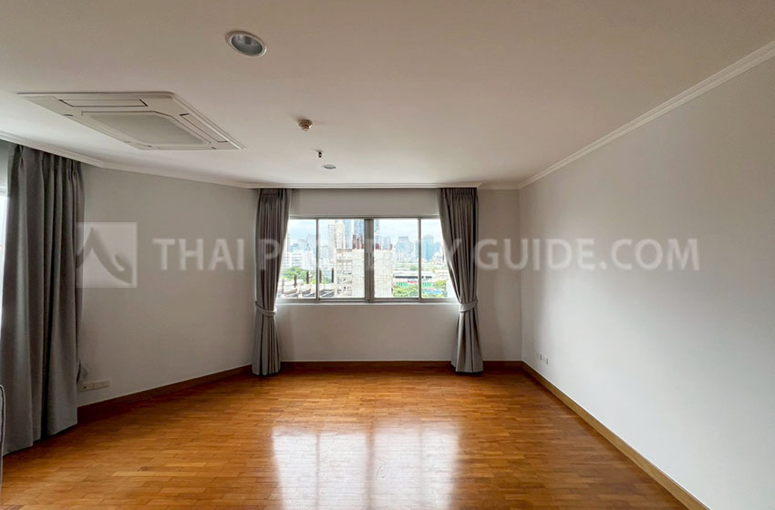 Condominium in Sathorn 