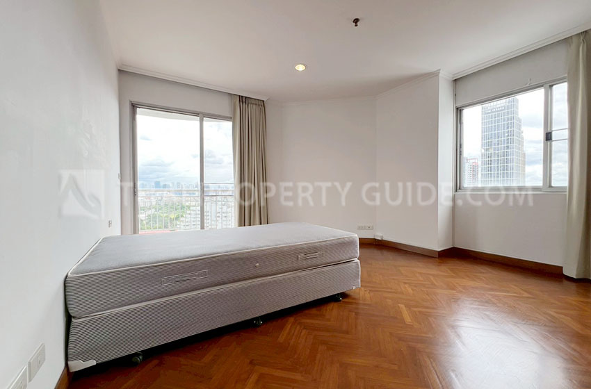 Condominium in Sathorn 