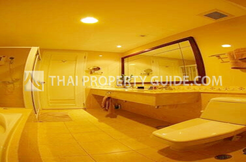 Condominium in Sathorn 