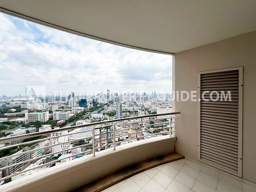 Condominium in Sathorn 