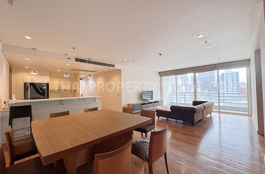 Condominium in Sathorn : The Royal Saladaeng 