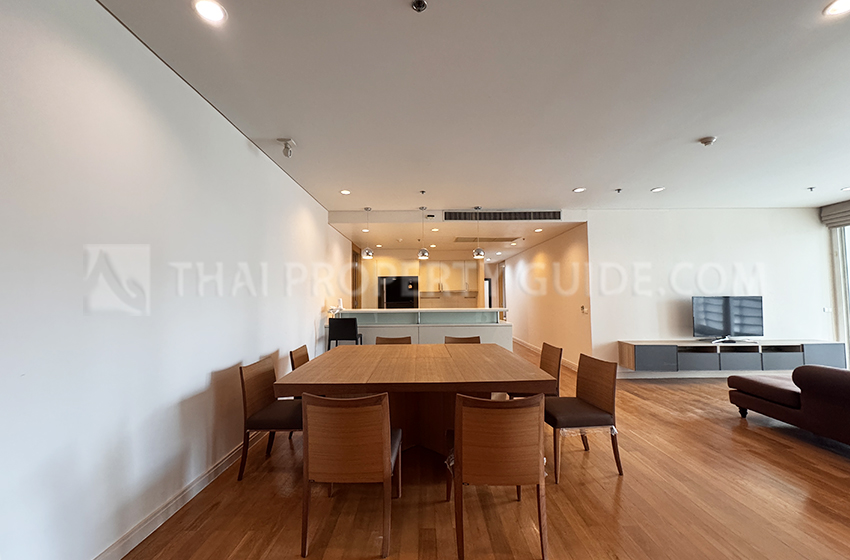 Condominium in Sathorn : The Royal Saladaeng 