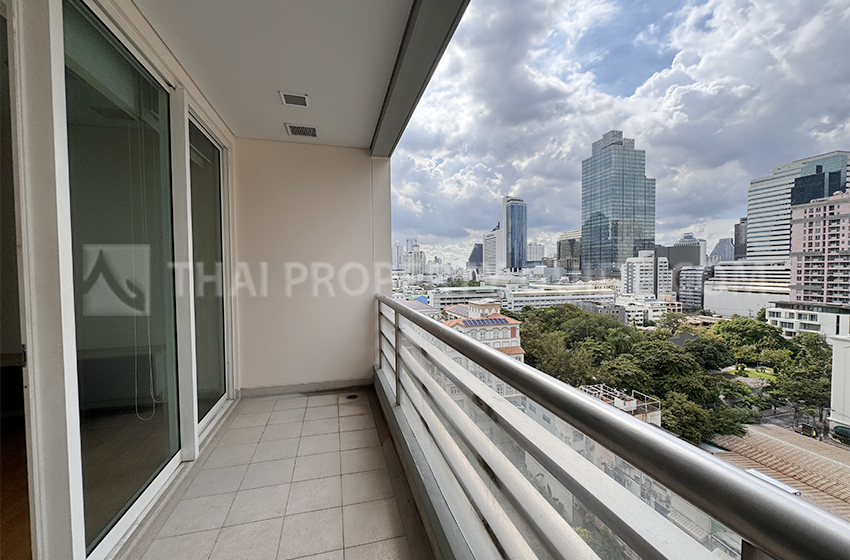 Condominium in Sathorn : The Royal Saladaeng 