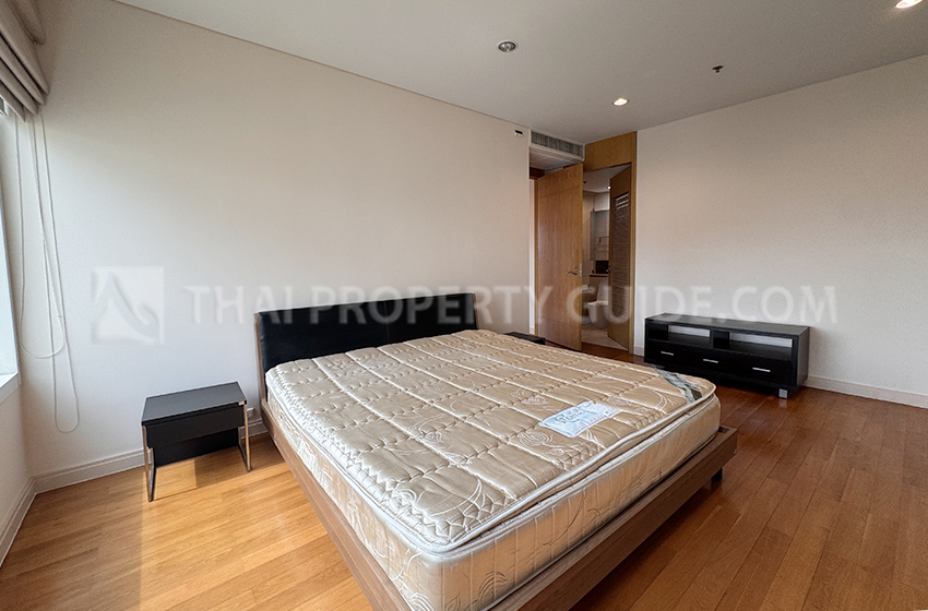 Condominium in Sathorn : The Royal Saladaeng 