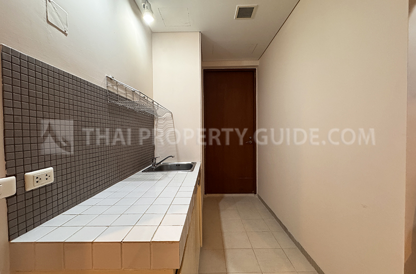 Condominium in Sathorn : The Royal Saladaeng 
