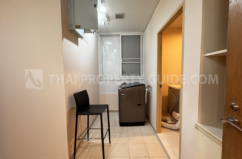Condominium in Sathorn : The Royal Saladaeng 