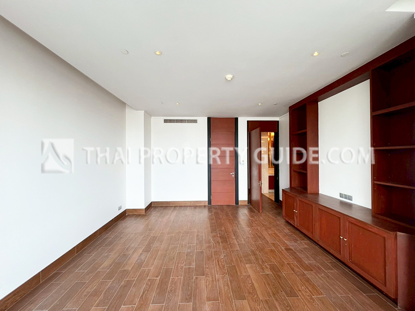 Condominium in Sathorn : The Infinity